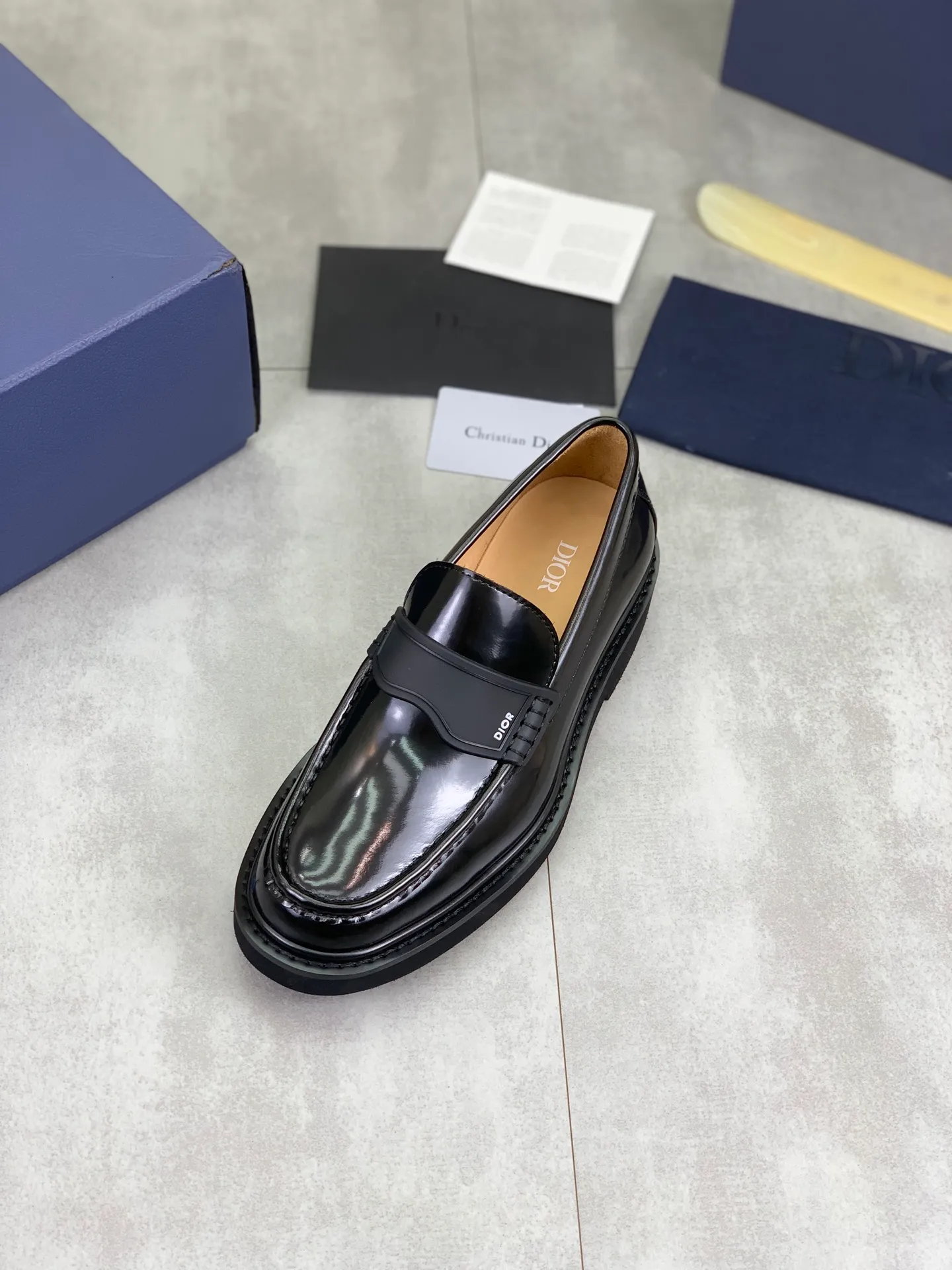 Factory price P800 💰Original quality, top version🔱 DIOR——Dior Men's business casual leather shoes, top quality products. 1:1 shipment ⬆️Luxurious and noble👞All imported original brand fabrics, just to create a more comfortable wearing experience, upper: original selected open edge beaded calfskin ➕Top imported water-dyed full cow lining, original light and comfortable foam outsole ✔️Number: 39-44 (38.45 can be customized)